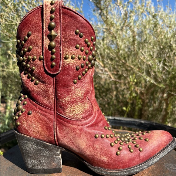 Old Gringo Red Studded Boots - Picture 3 of 16
